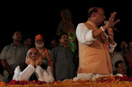 Lalji Tandon and Rajnath Singh at the Kudia Ghat meeting. Tandon, Lucknow’s current MP, has been sidelined so that Singh can contest the seat this year.