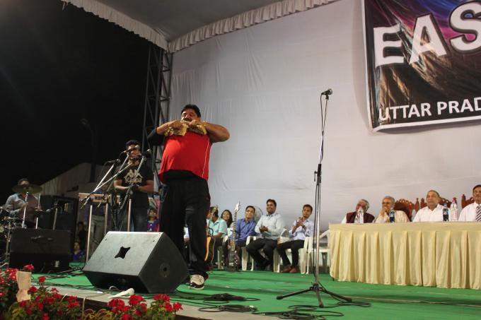 Tearing a directory – one of Manoj’s party tricks. Photo by Sonia Paul.